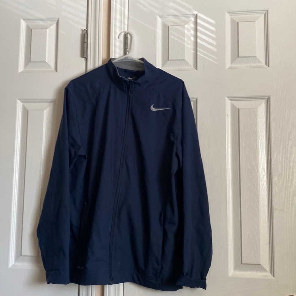 Nike men’s jacket Size: Large Color: Blue